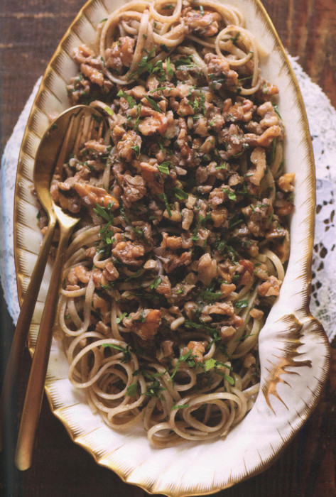 wc-Christmas-Eve-Spaghetti-With-Walnuts-and-Anchovies