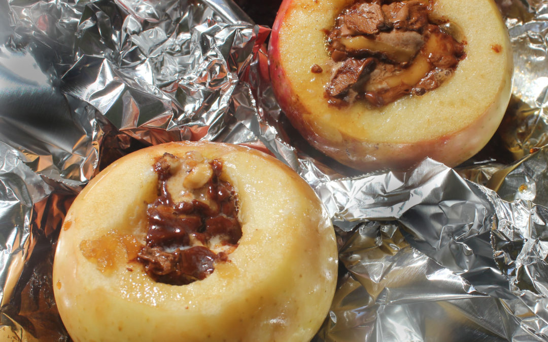Chocolate-Stuffed Apples on the Grill