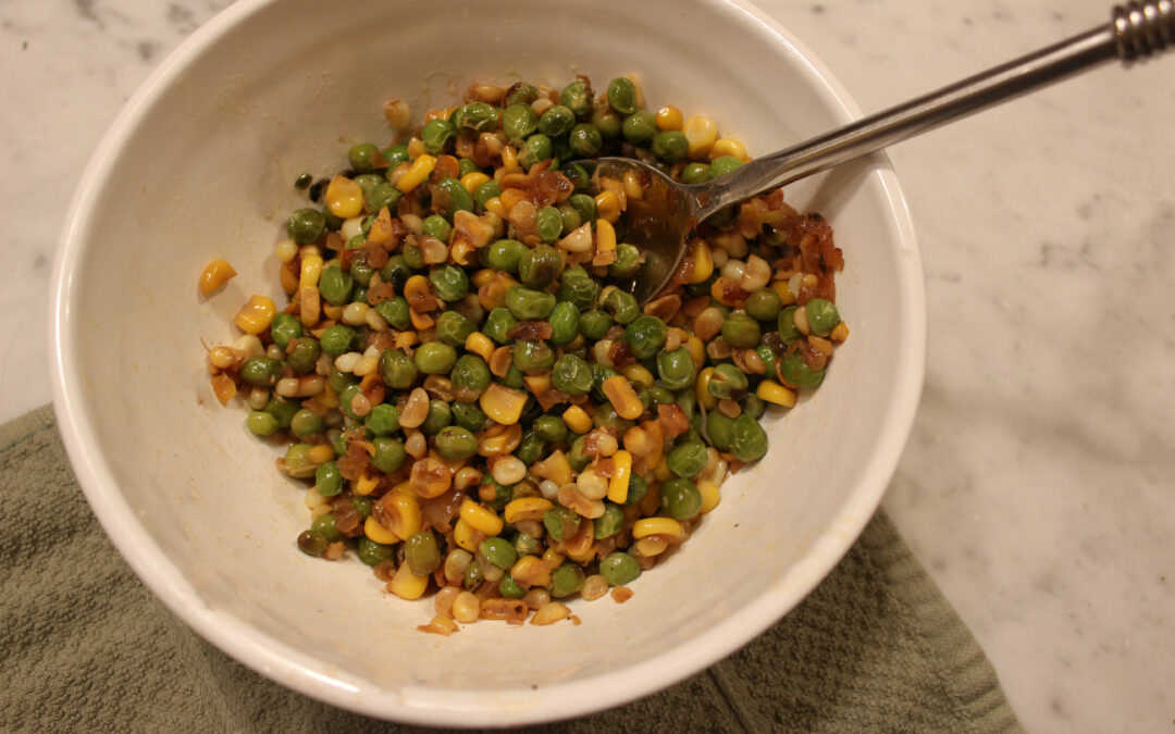 Thanksgiving Idea: Simple and Colorful Side Dish of Shallots, Corn and Peas